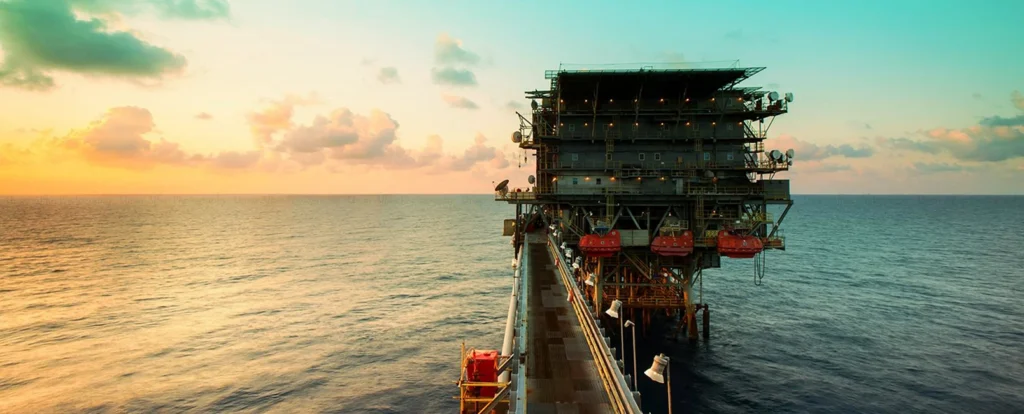 Starlink for Bahrain’s Oil & Gas Sector: Reliable Connectivity for Onshore and Offshore Operations